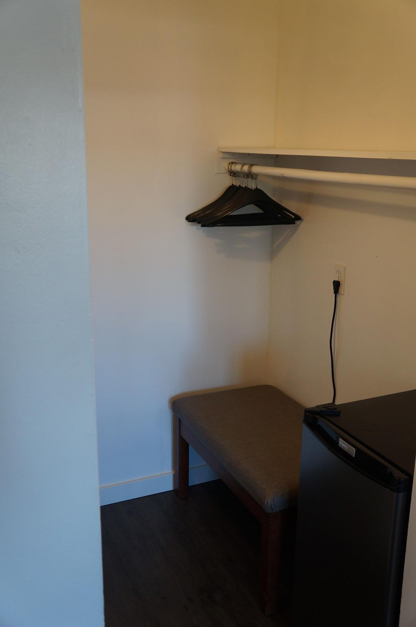 Westward Inn & Suites Лангли Екстериор снимка