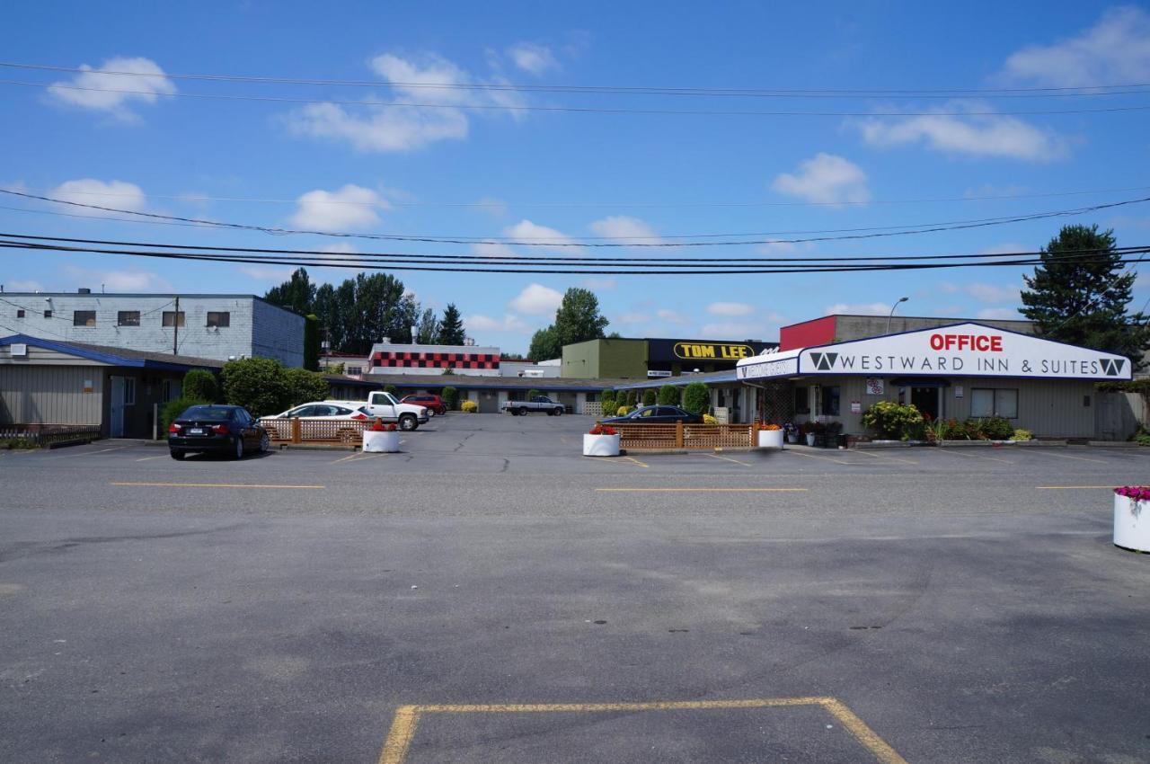 Westward Inn & Suites Лангли Екстериор снимка